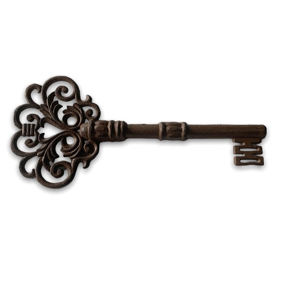 Large Rustic Inspired Metal Key Decor - Picture 4 of 5